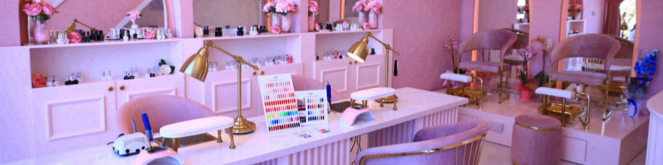 Nur Beauty centter kapak logo